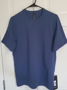 NWT Lululemon Organic Cotton Classic Fit T-Shirt Blue Twill Mens XS